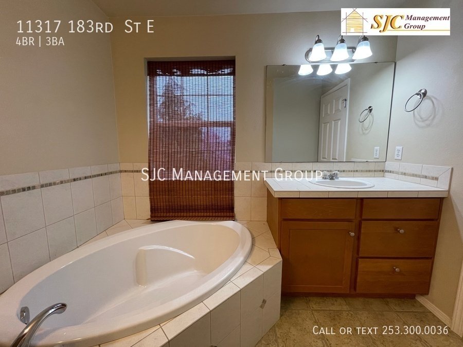 Four bedroom home in South Hill Puyallup for rent property image