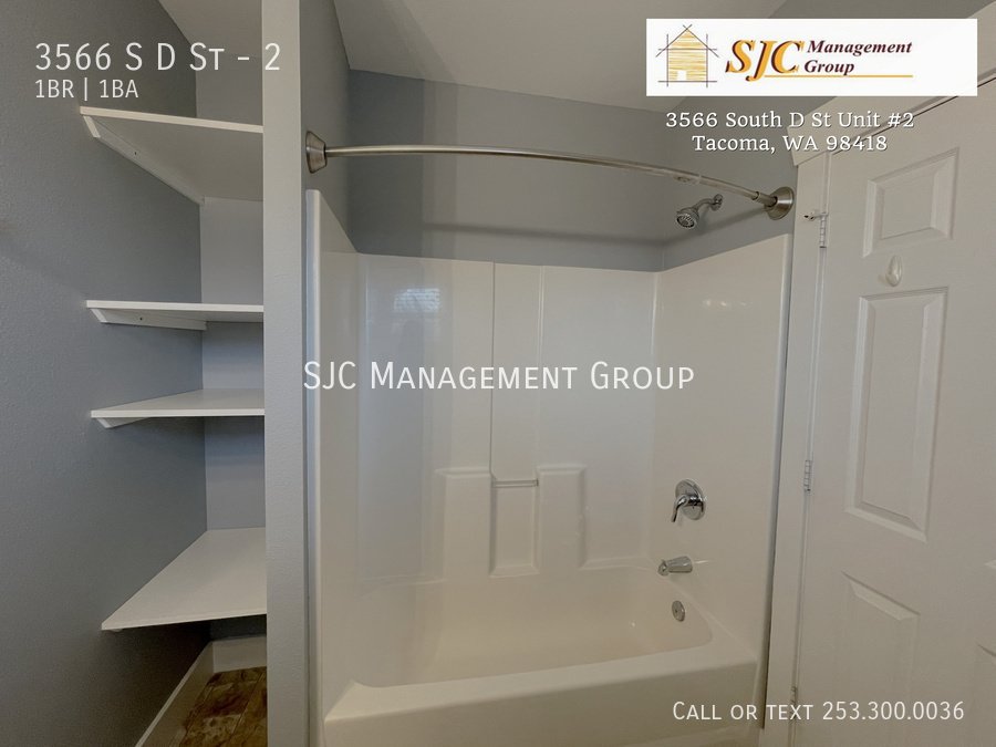 Fully Updated 1 Bed/1 Bath - Historic Tacoma Triplex property image