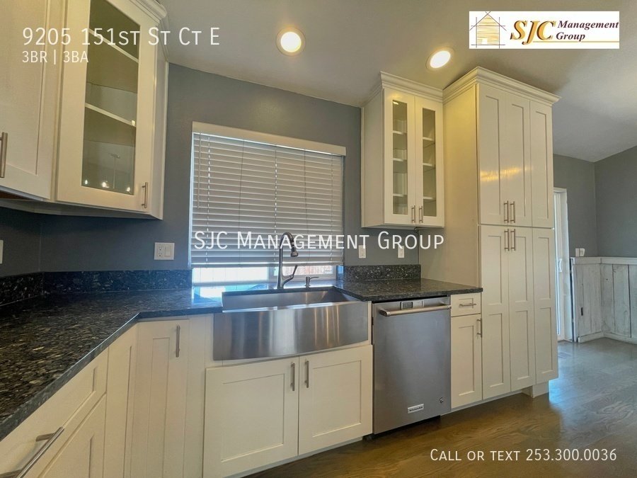 Three bedroom three bath home for rent in South Hill Puyallup property image