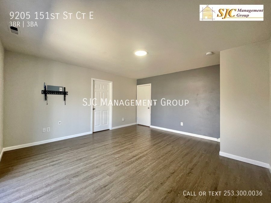 Three bedroom three bath home for rent in South Hill Puyallup property image