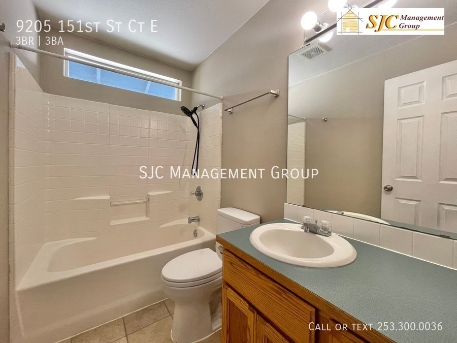 Three bedroom three bath home for rent in South Hill Puyallup property image