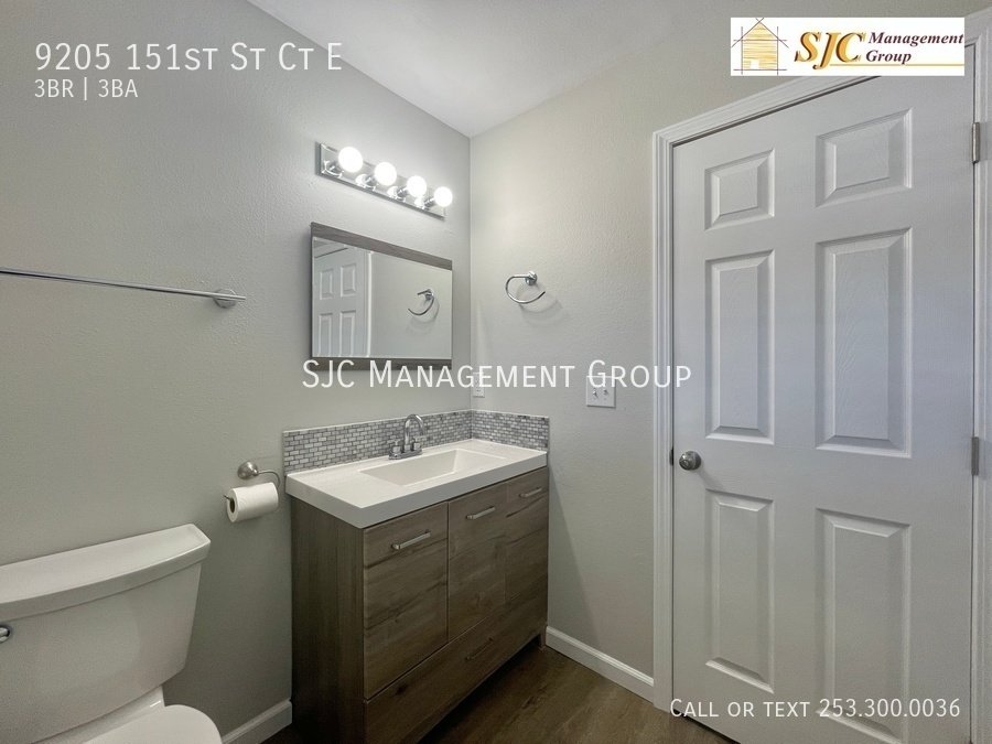 Three bedroom three bath home for rent in South Hill Puyallup property image