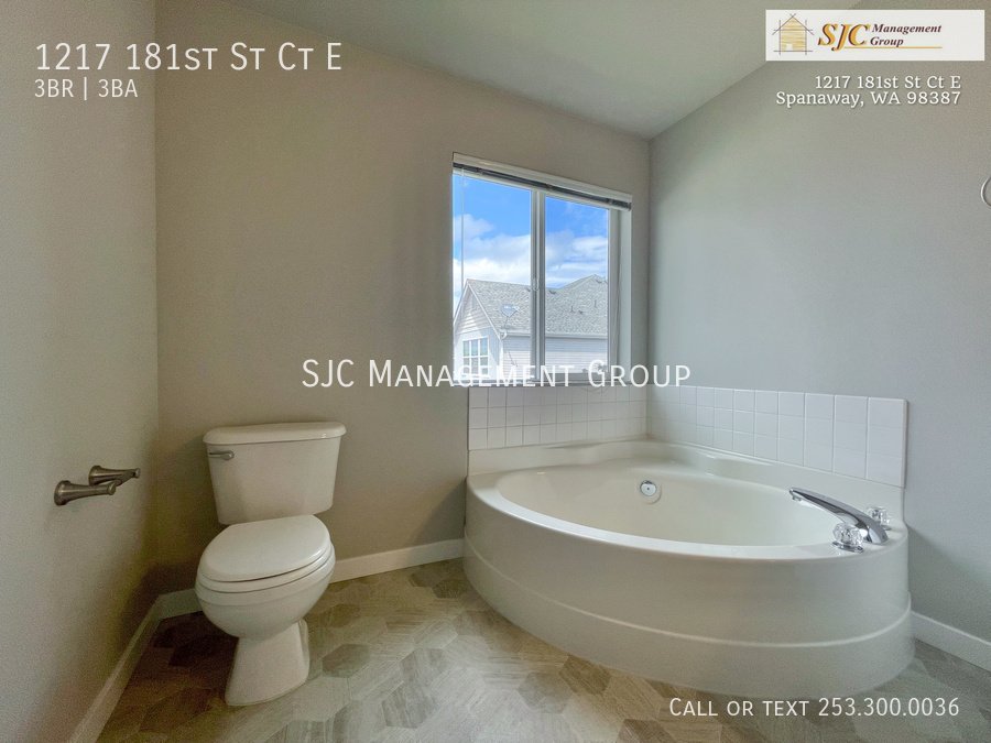 Updated 3 Bedroom, 2.5 Bath Home in Spanaway property image