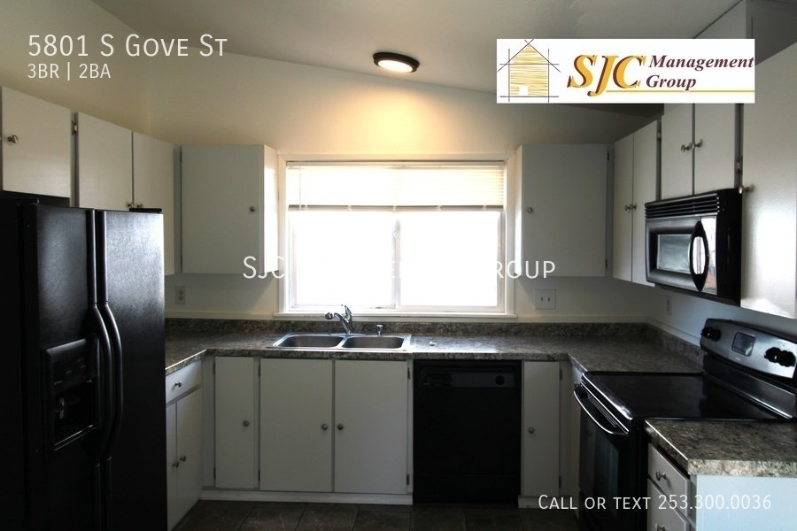 Three bedroom + bonus room, 2 bath home for rent in Tacoma property image
