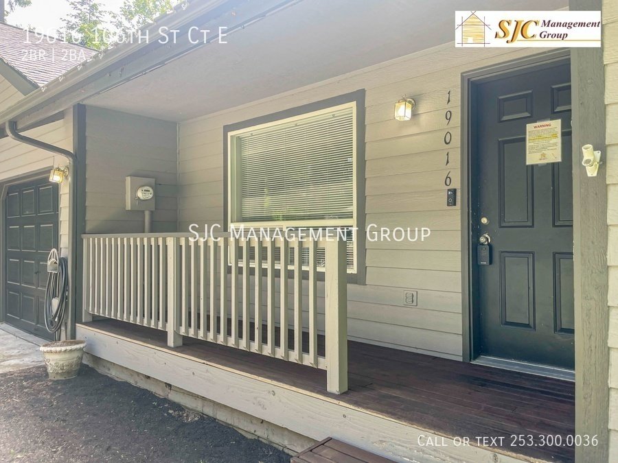 One story duplex for rent in Bonney Lake property image