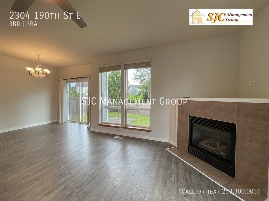 Three bedroom (+bonus room) 2.5 bath South Tacoma property image
