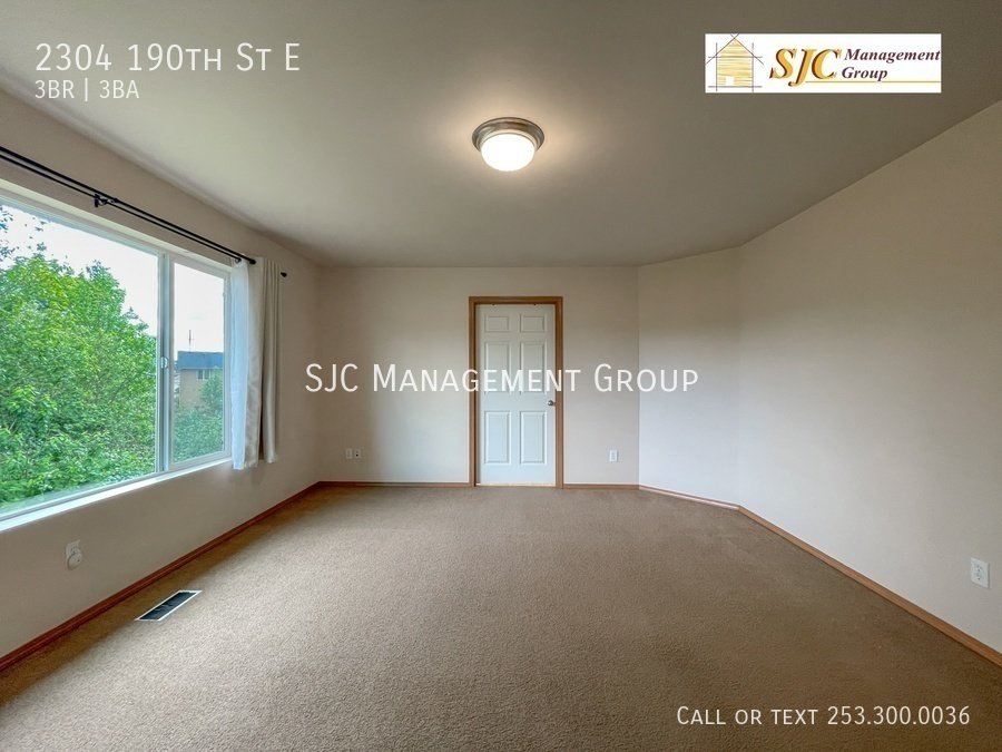 Three bedroom (+bonus room) 2.5 bath South Tacoma property image