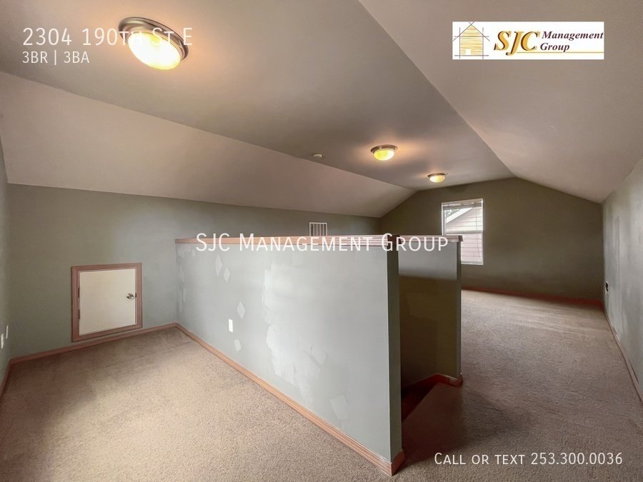 Three bedroom (+bonus room) 2.5 bath South Tacoma property image