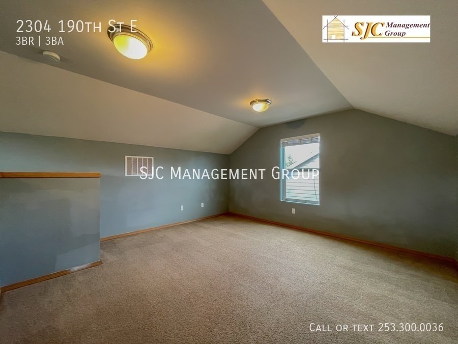 Three bedroom (+bonus room) 2.5 bath South Tacoma property image