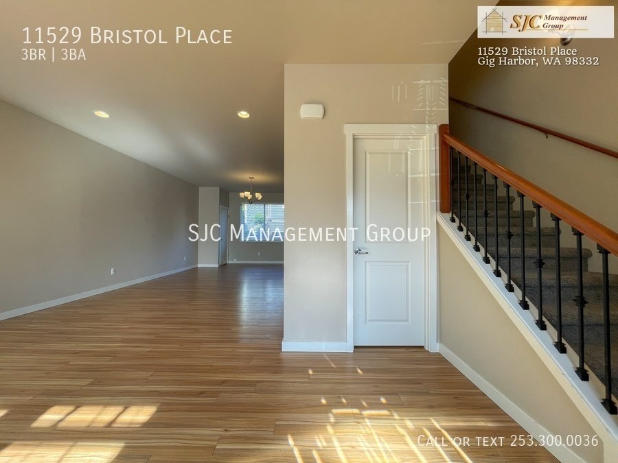 Gorgeous 3 Bedroom Gig Harbor Townhome property image