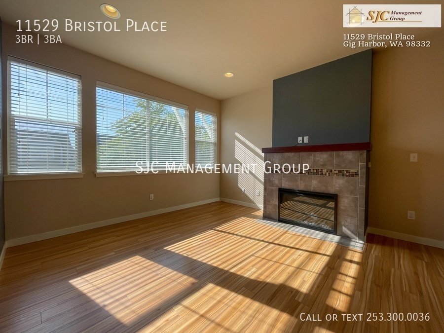 Gorgeous 3 Bedroom Gig Harbor Townhome property image