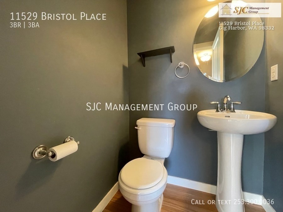 Gorgeous 3 Bedroom Gig Harbor Townhome property image