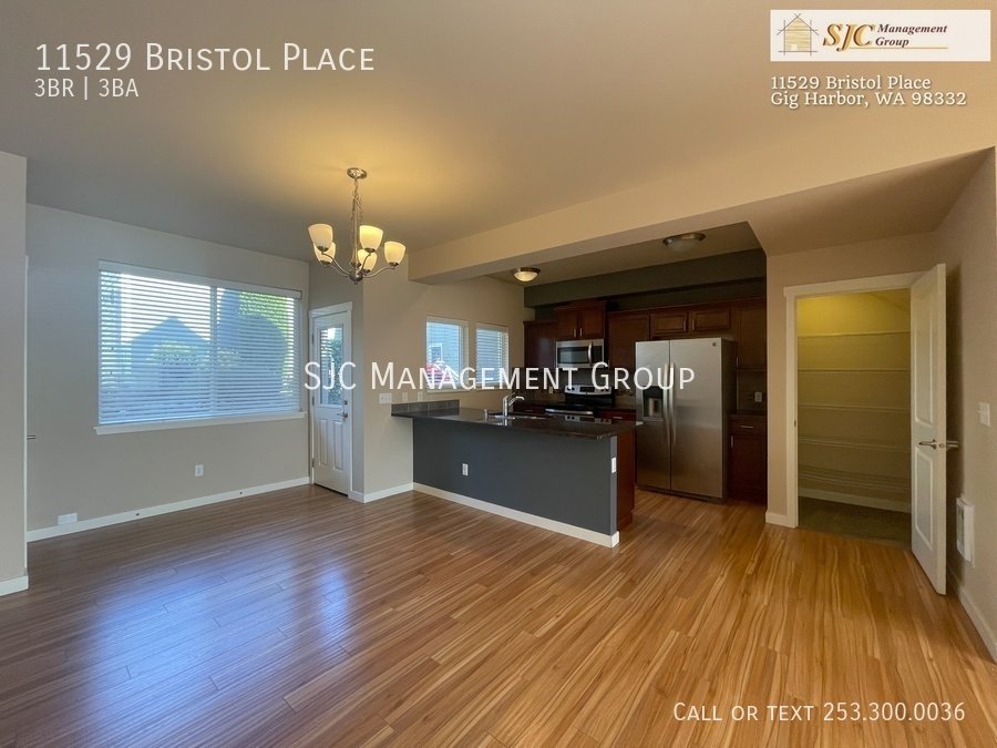 Gorgeous 3 Bedroom Gig Harbor Townhome property image