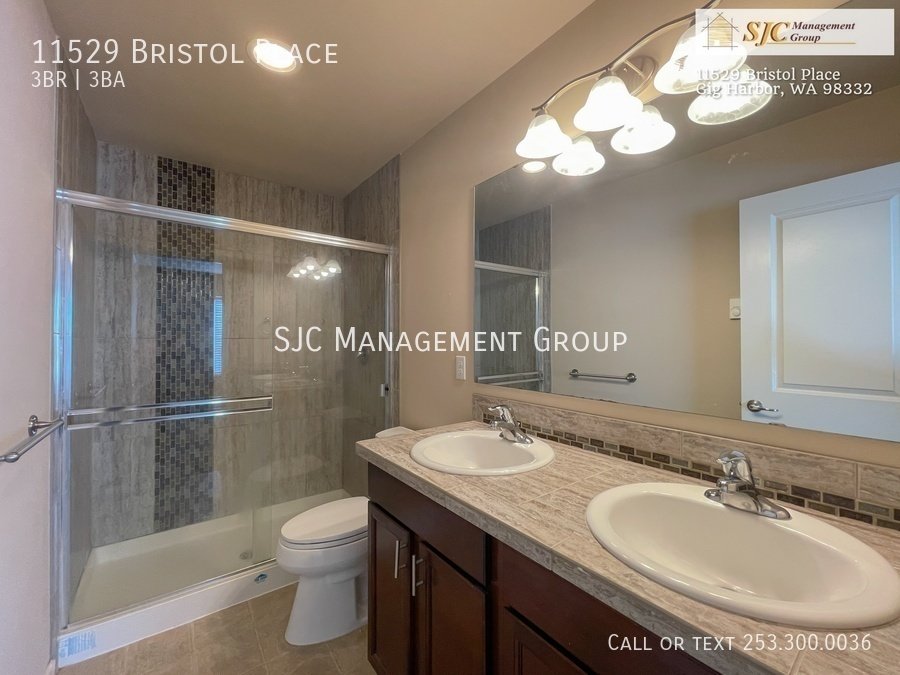 Gorgeous 3 Bedroom Gig Harbor Townhome property image