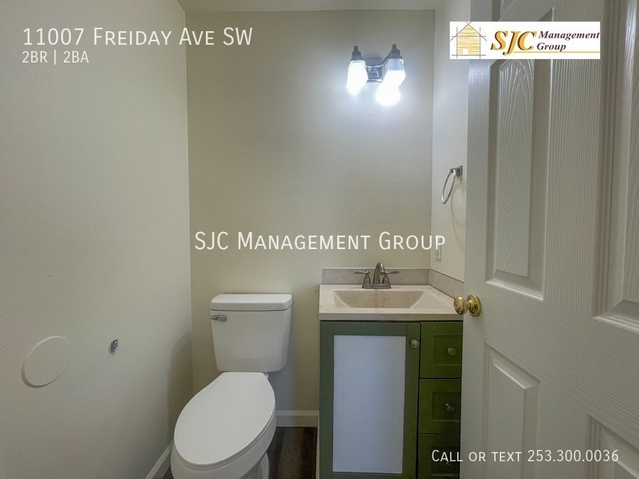 Two bedroom 1.5 bath townhome for rent Lakewood property image