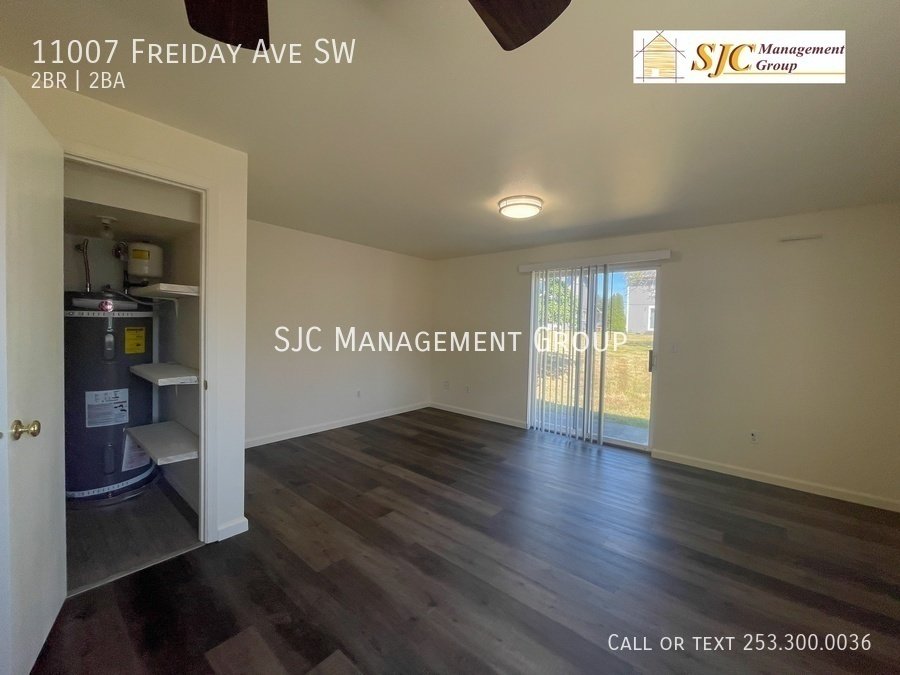Two bedroom 1.5 bath townhome for rent Lakewood property image