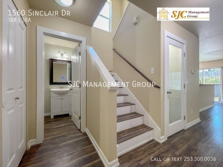 Three Bedroom 2.5 bath home for rent in Dupont property image