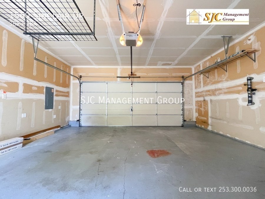Three Bedroom 2.5 bath home for rent in Dupont property image