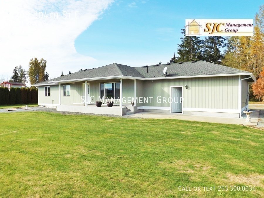 Country living, wide open spaces and a view of Mt Rainier to die for! property image