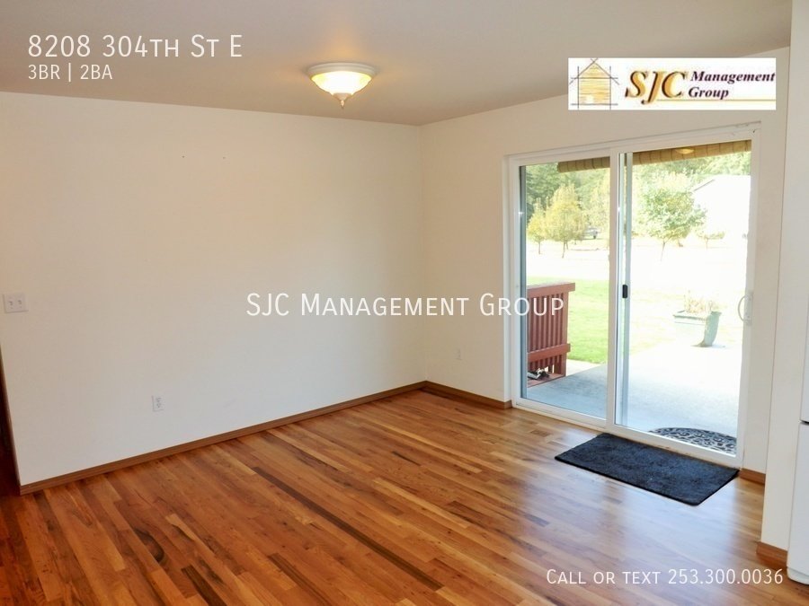 Country living, wide open spaces and a view of Mt Rainier to die for! property image
