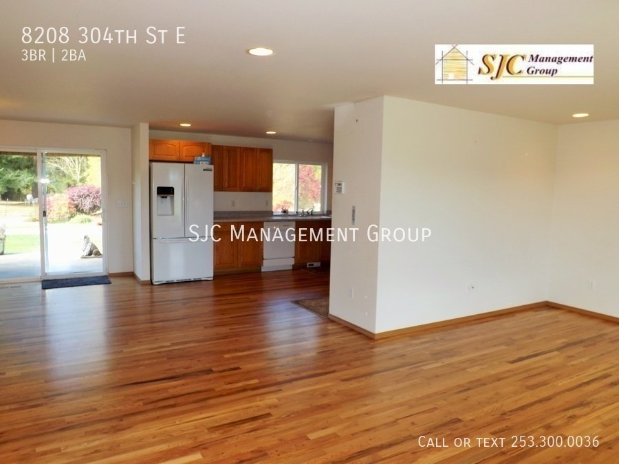 Country living, wide open spaces and a view of Mt Rainier to die for! property image