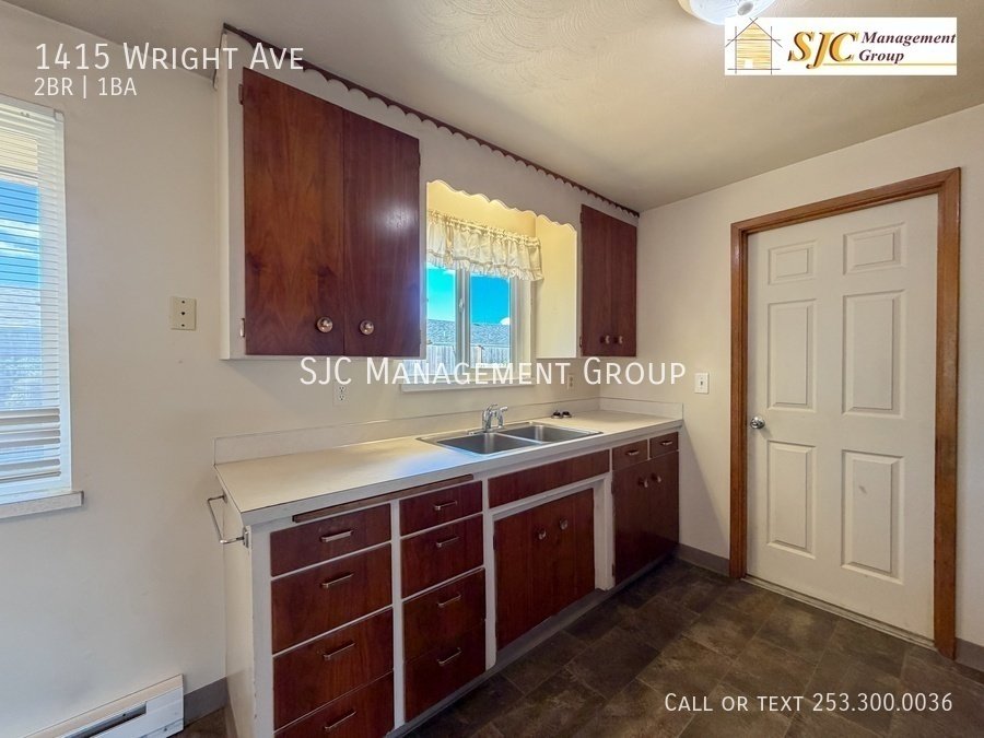 Two bedroom one bath duplex in Sumner property image