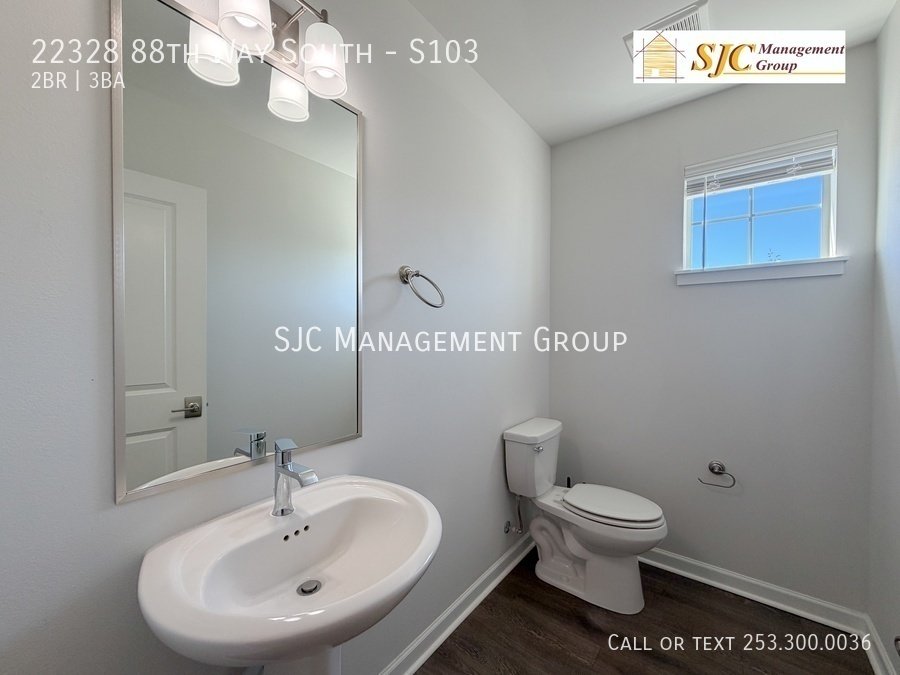 Two bed 2.5 bath townhome for rent in Kent property image