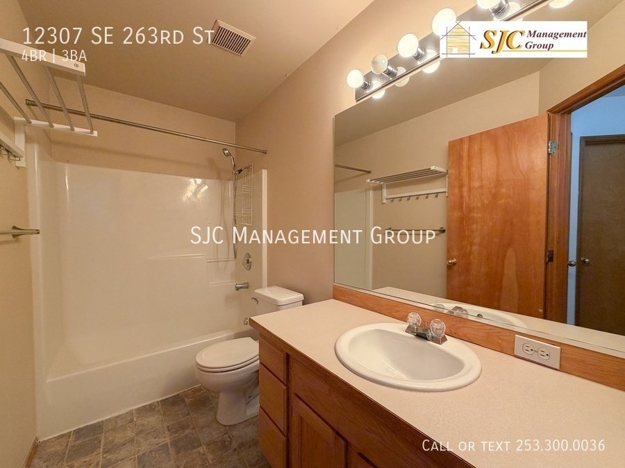 Four Bedroom 2.5 bath home for rent in Kent property image