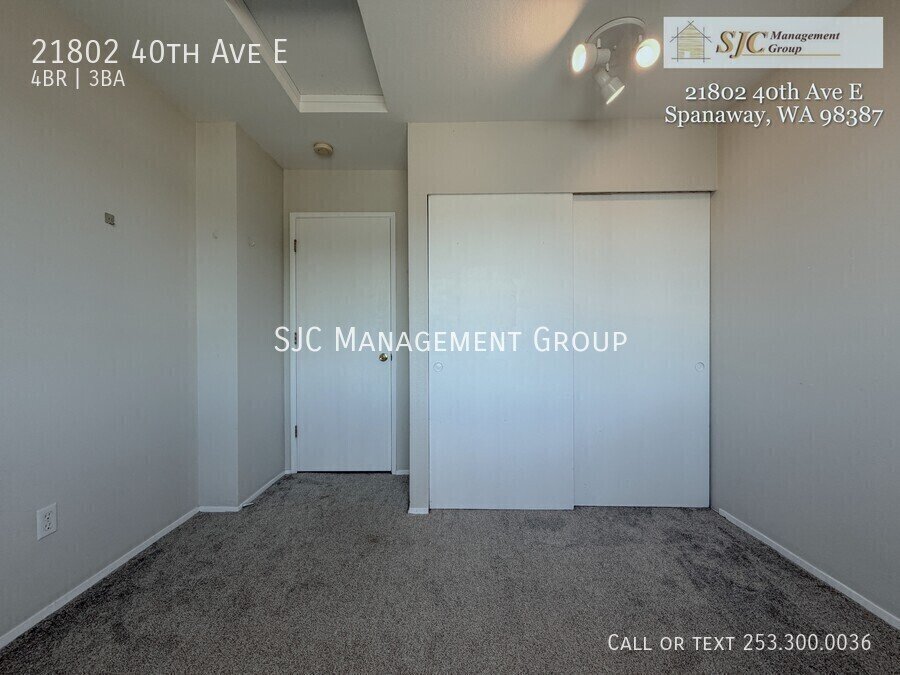 Spacious 4 bedroom Spanaway home, Huge yard property image