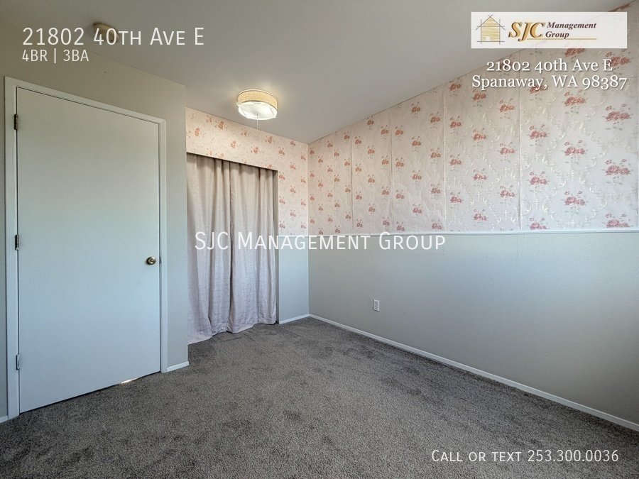 Spacious 4 bedroom Spanaway home, Huge yard property image