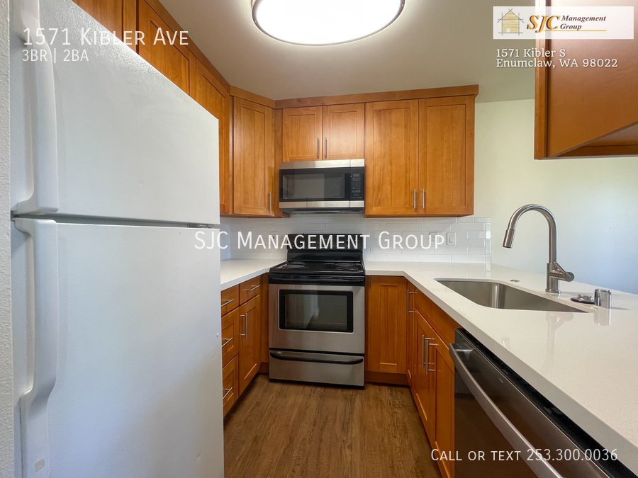 Feels Like New! 3 Bedroom/2 Bath Enumclaw Townhome property image