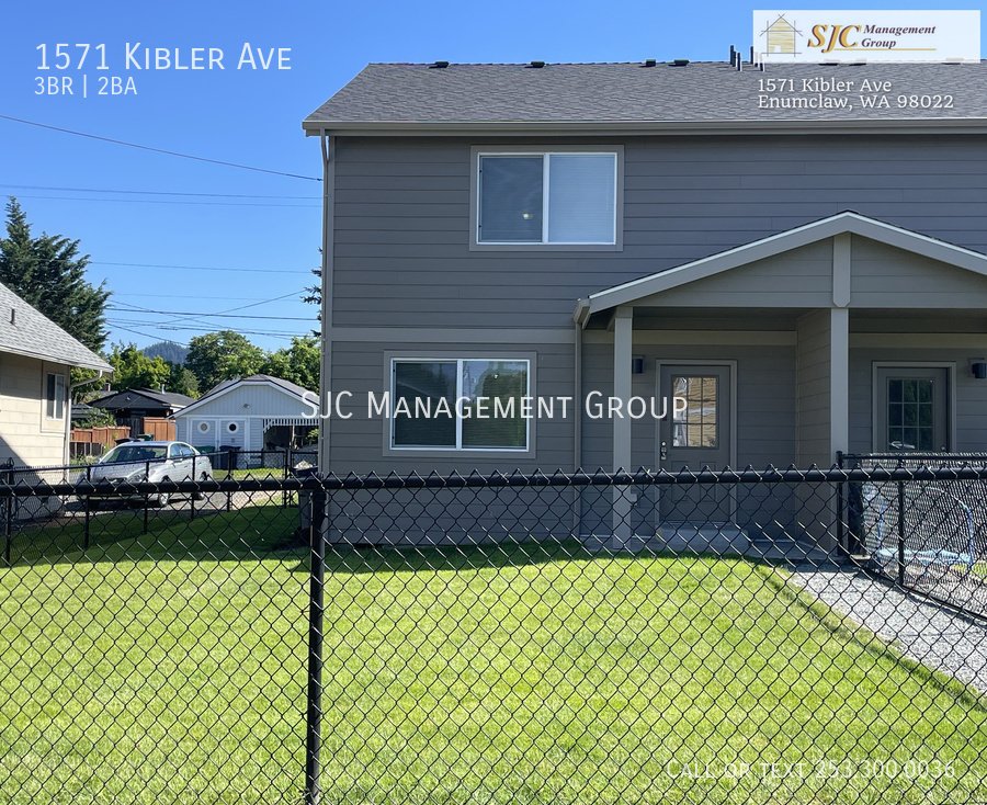 Feels Like New! 3 Bedroom/2 Bath Enumclaw Townhome property image