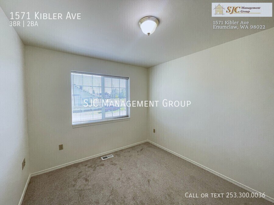 Feels Like New! 3 Bedroom/2 Bath Enumclaw Townhome property image