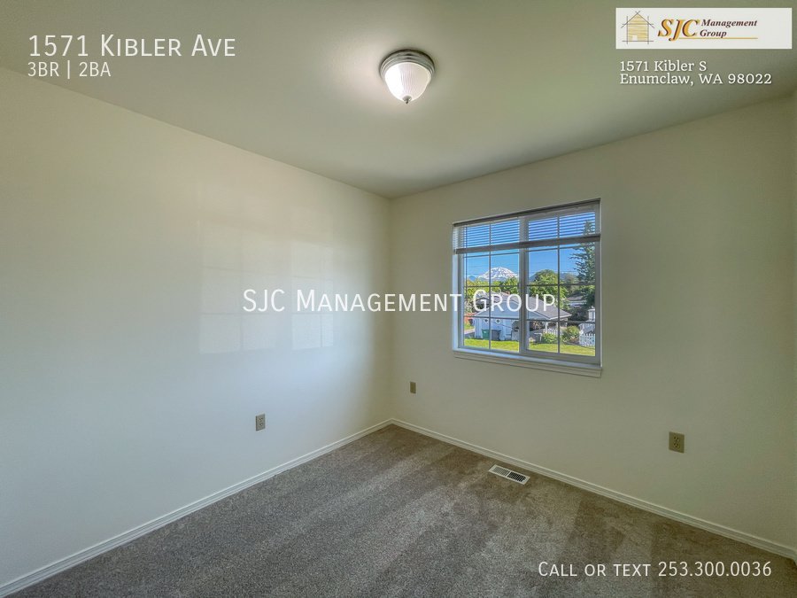 Feels Like New! 3 Bedroom/2 Bath Enumclaw Townhome property image