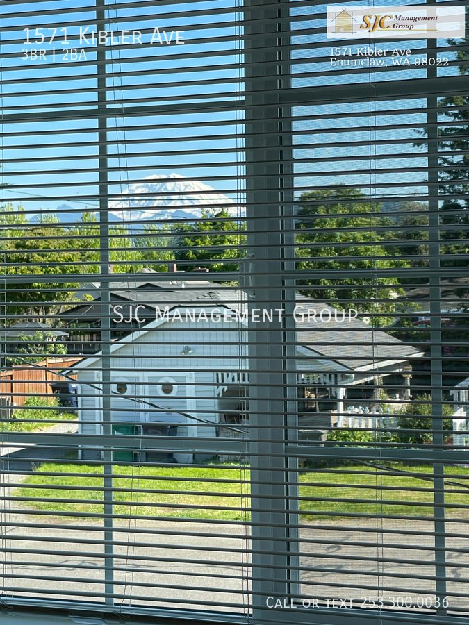 Feels Like New! 3 Bedroom/2 Bath Enumclaw Townhome property image