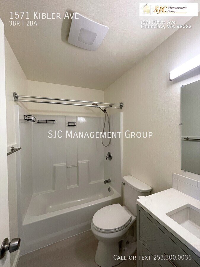 Feels Like New! 3 Bedroom/2 Bath Enumclaw Townhome property image