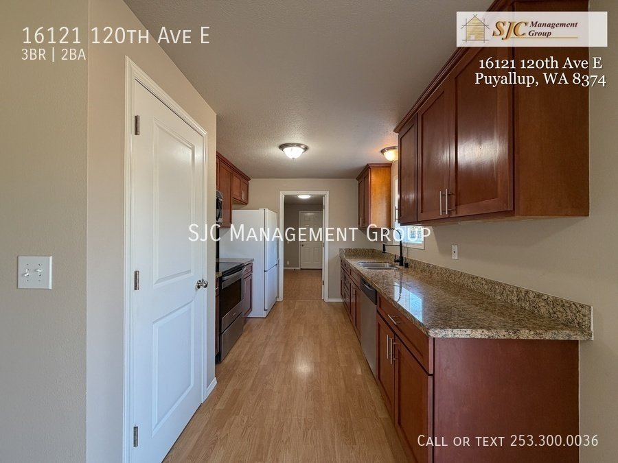 Lovely South Hill Rambler  3 bedrooms, Bonus Room +Huge yard! property image