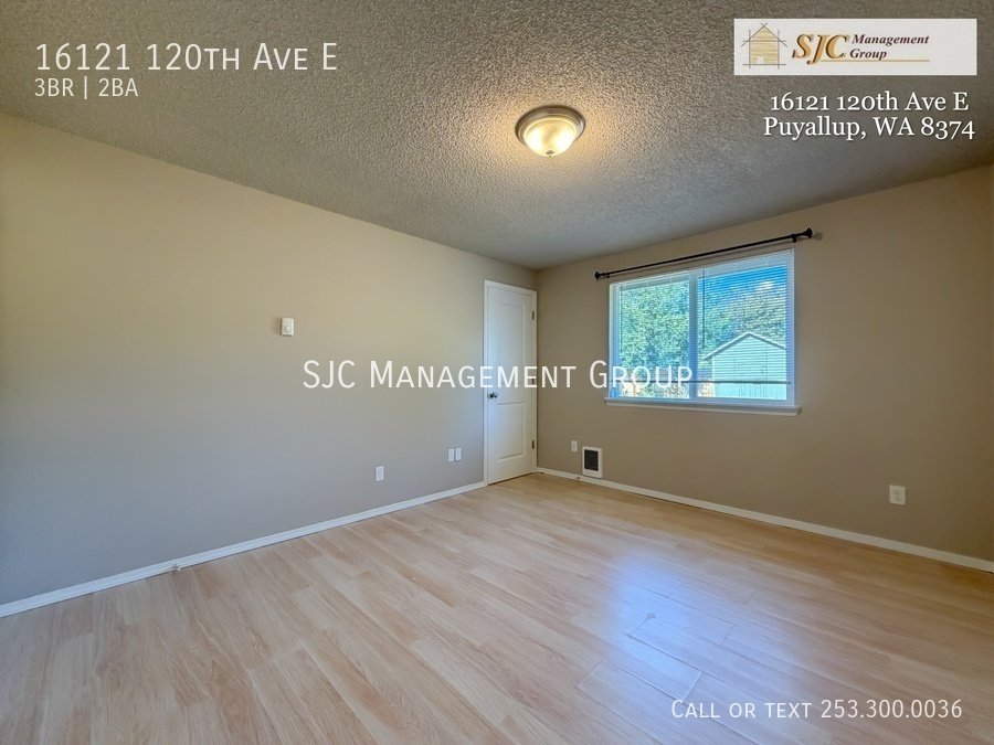Lovely South Hill Rambler  3 bedrooms, Bonus Room +Huge yard! property image