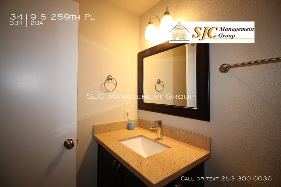 One story home for rent in Kent. property image