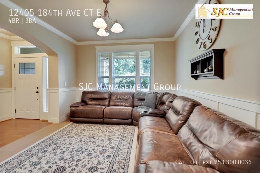 $500 off first month's rent - Four Bedroom three bath home for rent in Falling Water Bonney Lake property image