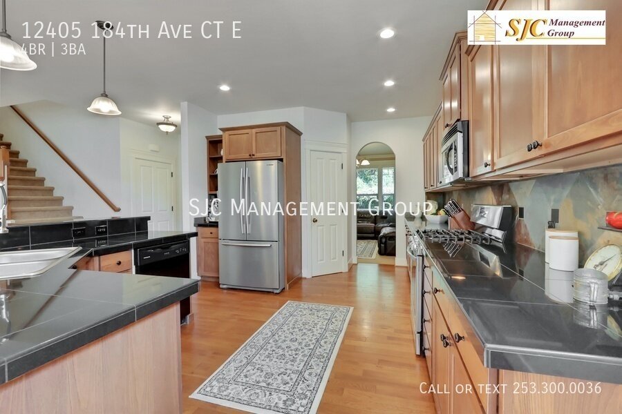$500 off first month's rent - Four Bedroom three bath home for rent in Falling Water Bonney Lake property image