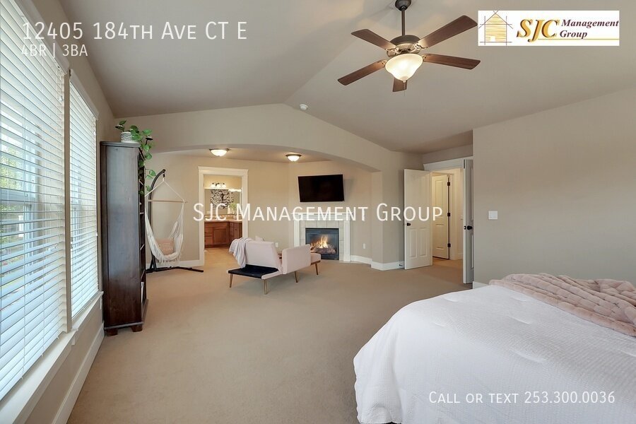 $500 off first month's rent - Four Bedroom three bath home for rent in Falling Water Bonney Lake property image