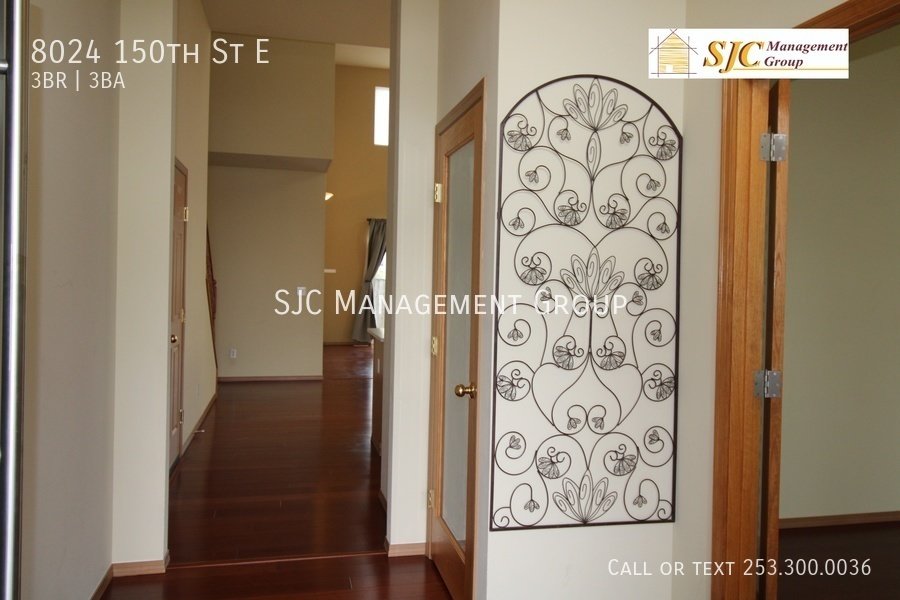 Three bedroom 2.5 bath with bonus space and office for rent in South Hill Puyallup property image