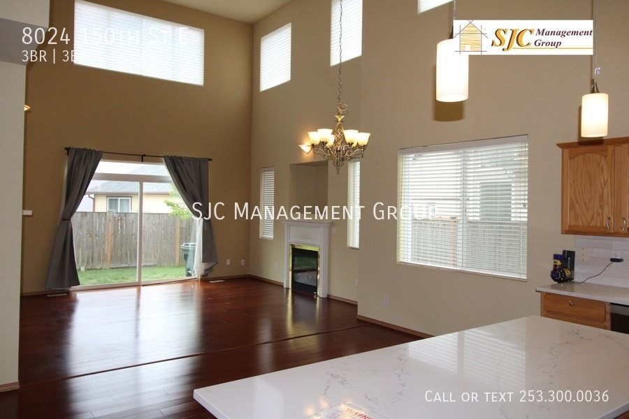 Three bedroom 2.5 bath with bonus space and office for rent in South Hill Puyallup property image