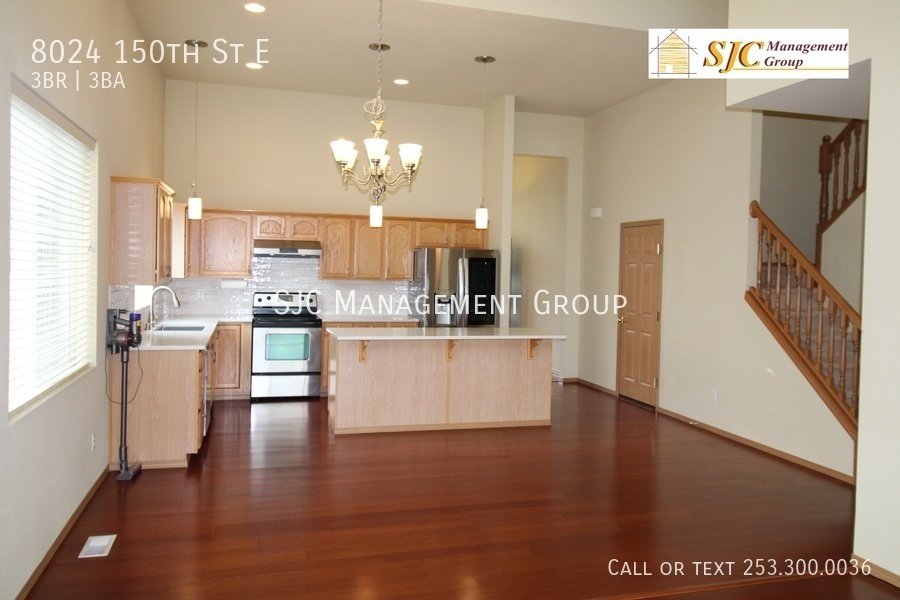 Three bedroom 2.5 bath with bonus space and office for rent in South Hill Puyallup property image