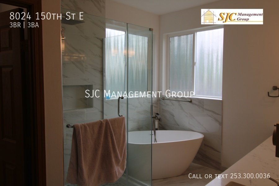 Three bedroom 2.5 bath with bonus space and office for rent in South Hill Puyallup property image