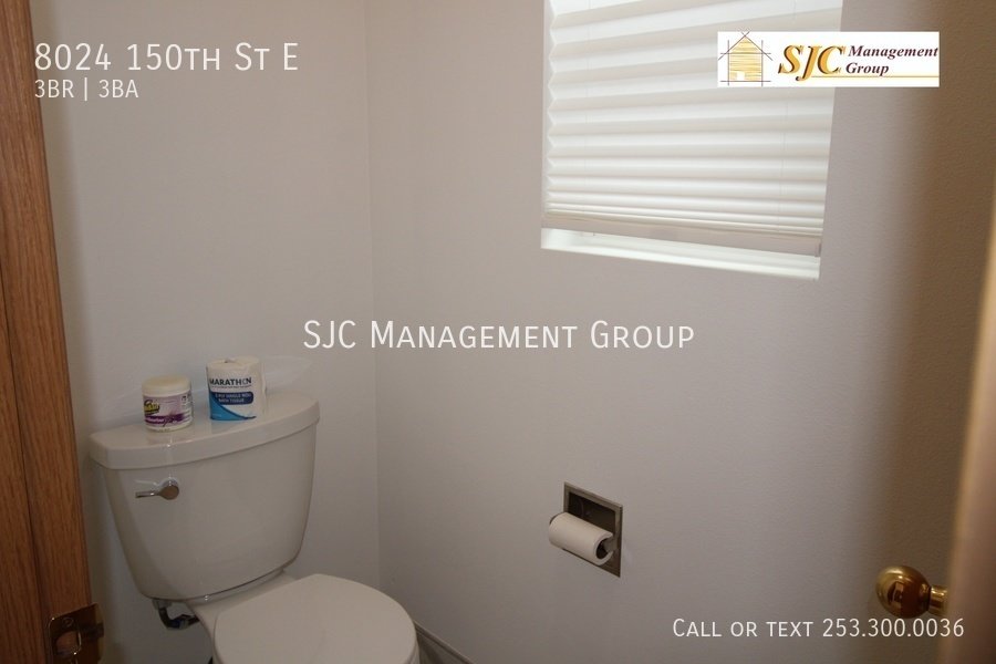 Three bedroom 2.5 bath with bonus space and office for rent in South Hill Puyallup property image