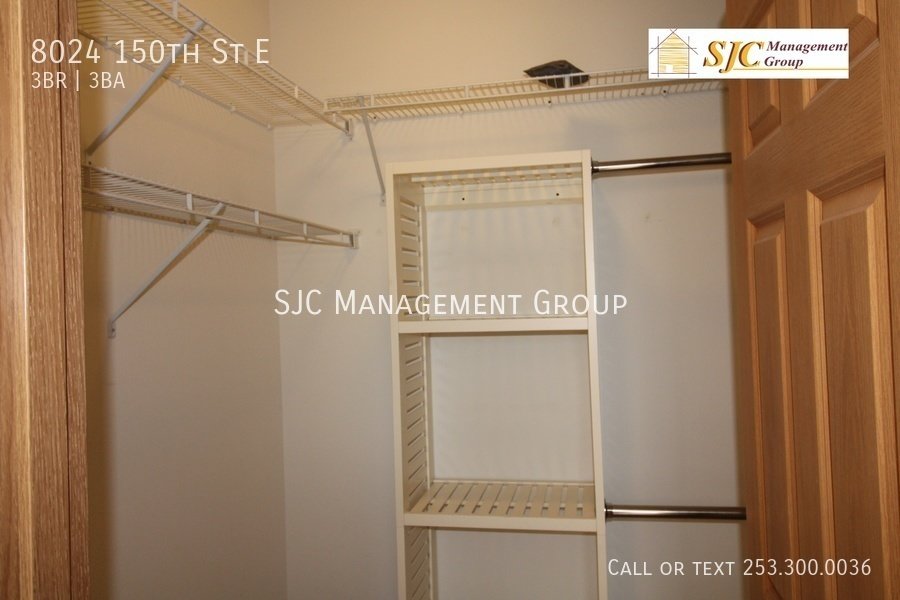 Three bedroom 2.5 bath with bonus space and office for rent in South Hill Puyallup property image