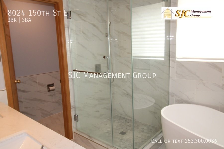 Three bedroom 2.5 bath with bonus space and office for rent in South Hill Puyallup property image