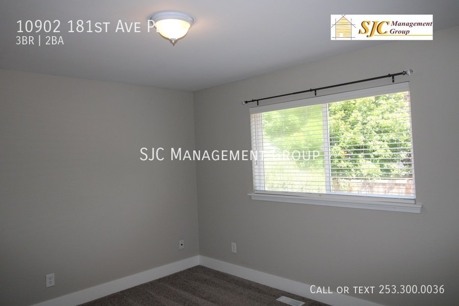 Three Bedroom 2 Bath Rambler for rent in Bonney Lake property image